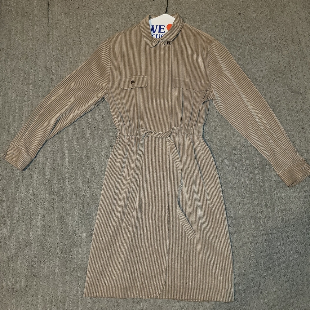 Tan/brown zip-up dress, perfect condition, size 2-4